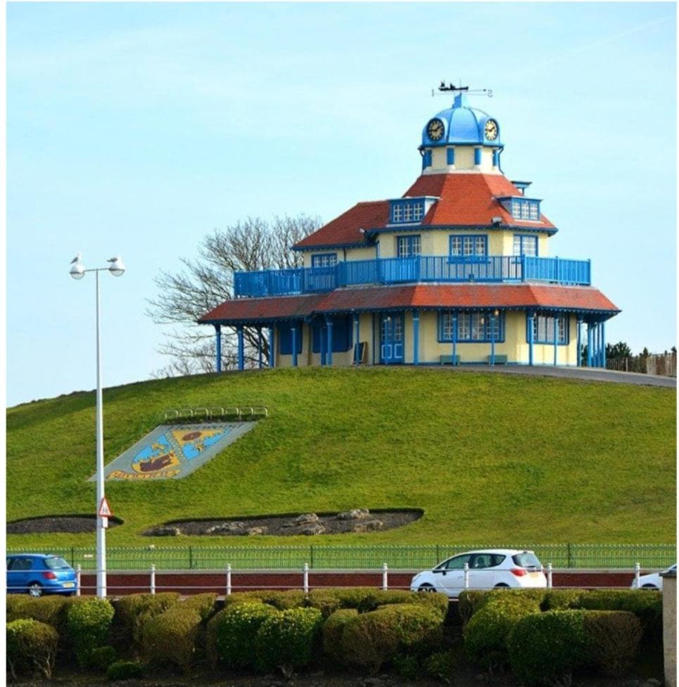 2 Large Bedroom Apartment- Wifi & Parking Fleetwood Extérieur photo